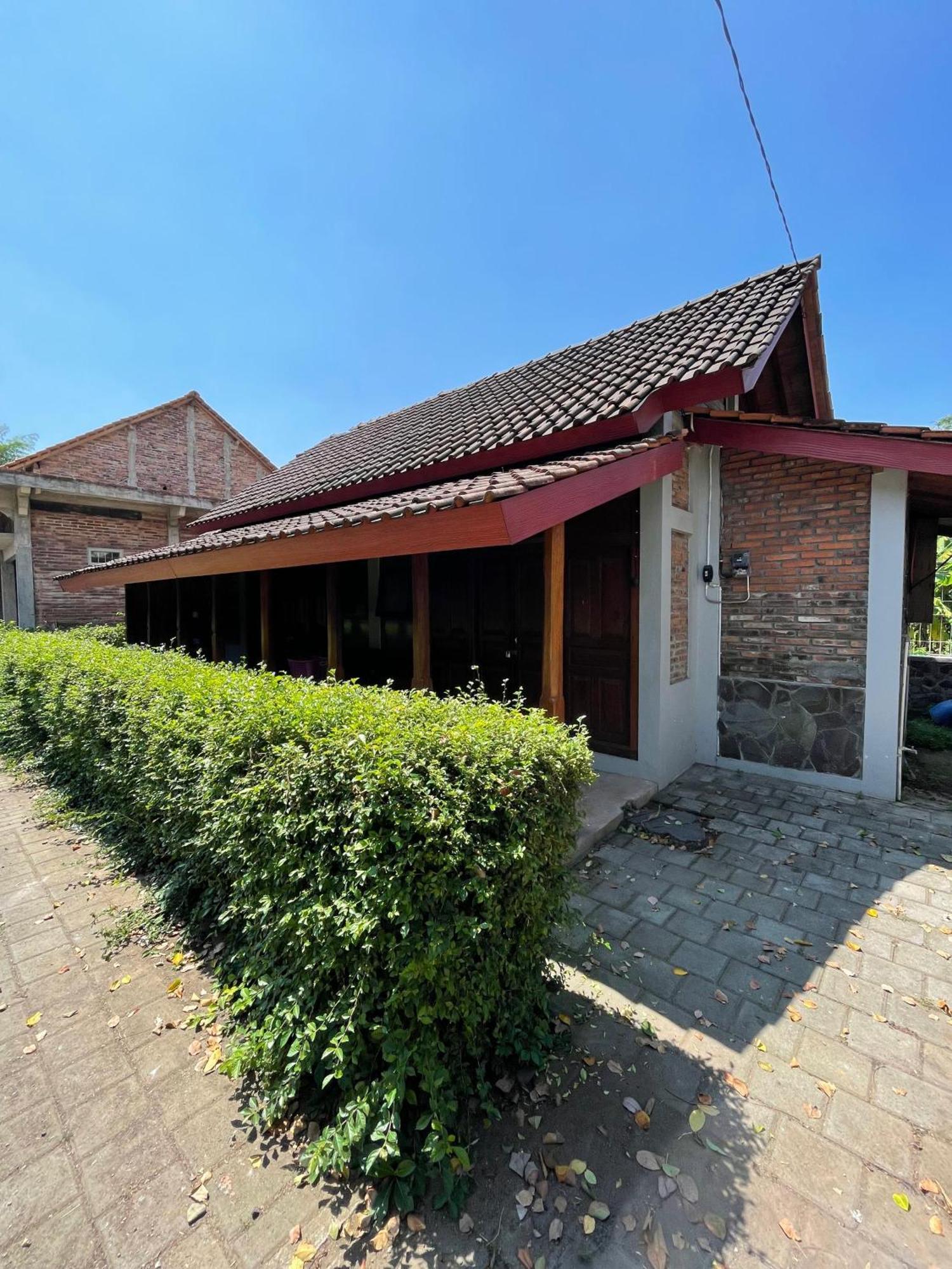 Saka Homestay Boutique & Cafe Magelang Eksteriør billede