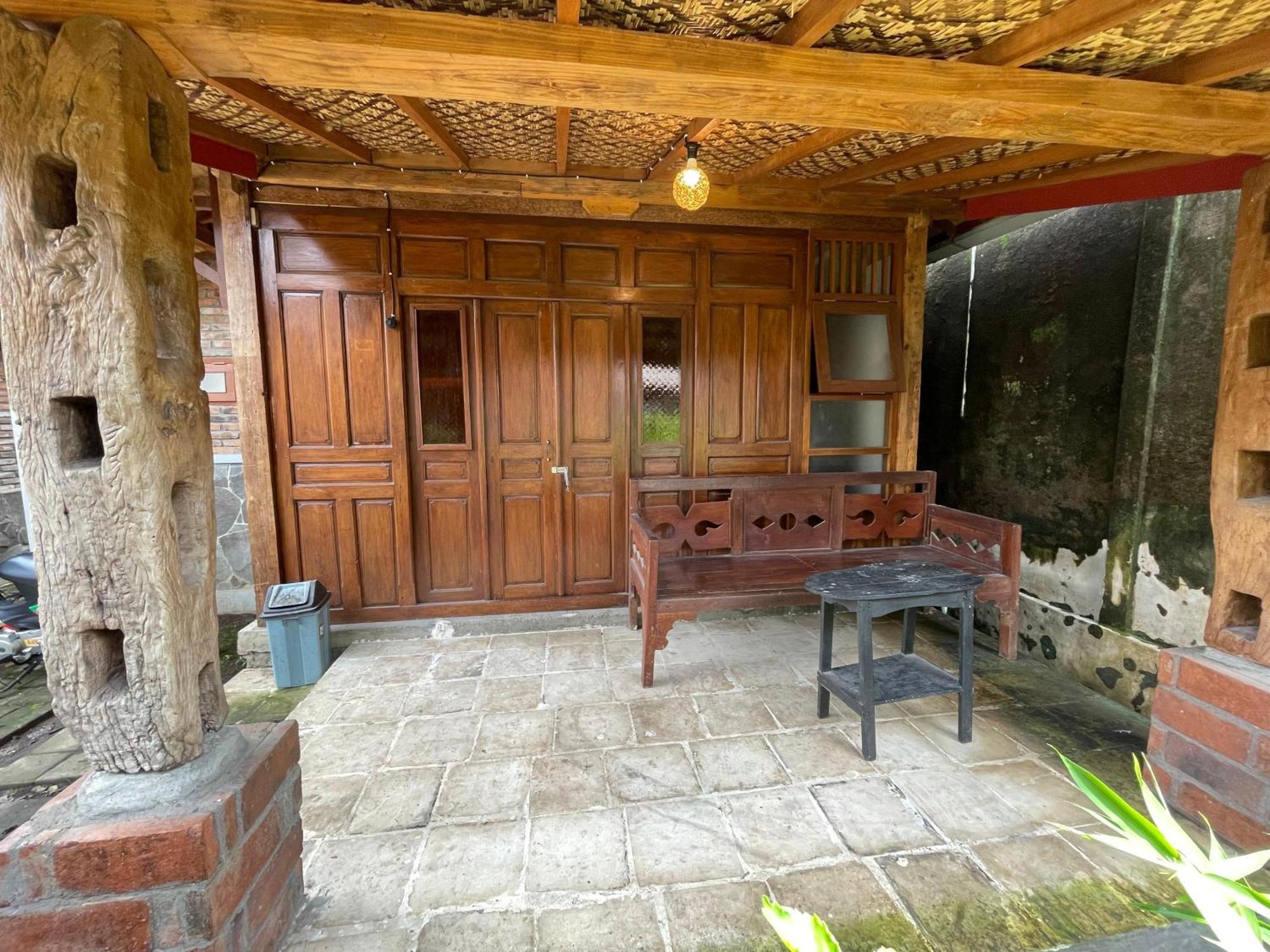 Saka Homestay Boutique & Cafe Magelang Eksteriør billede