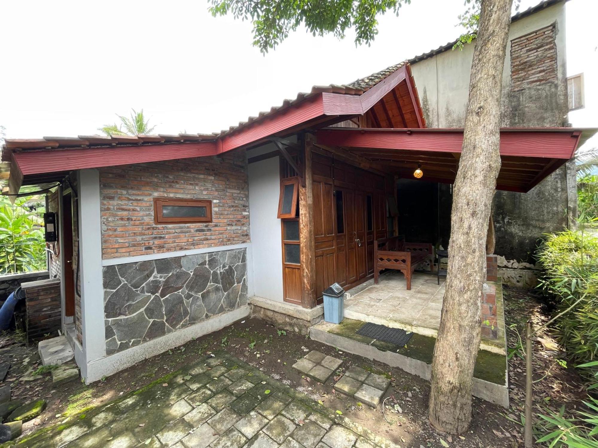 Saka Homestay Boutique & Cafe Magelang Eksteriør billede