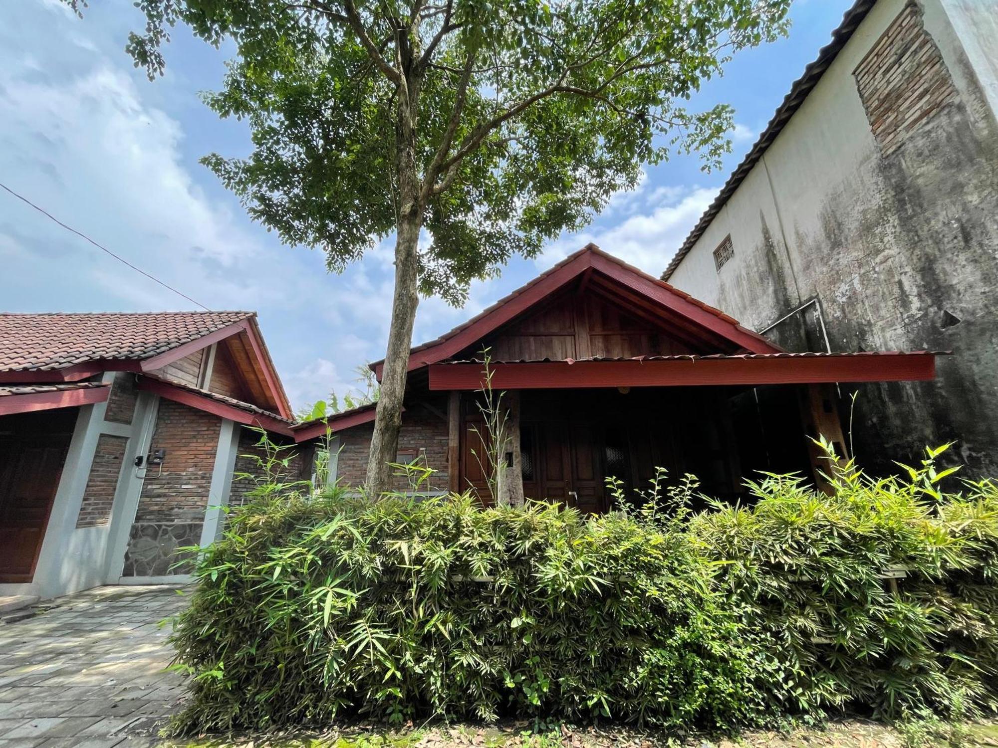 Saka Homestay Boutique & Cafe Magelang Eksteriør billede