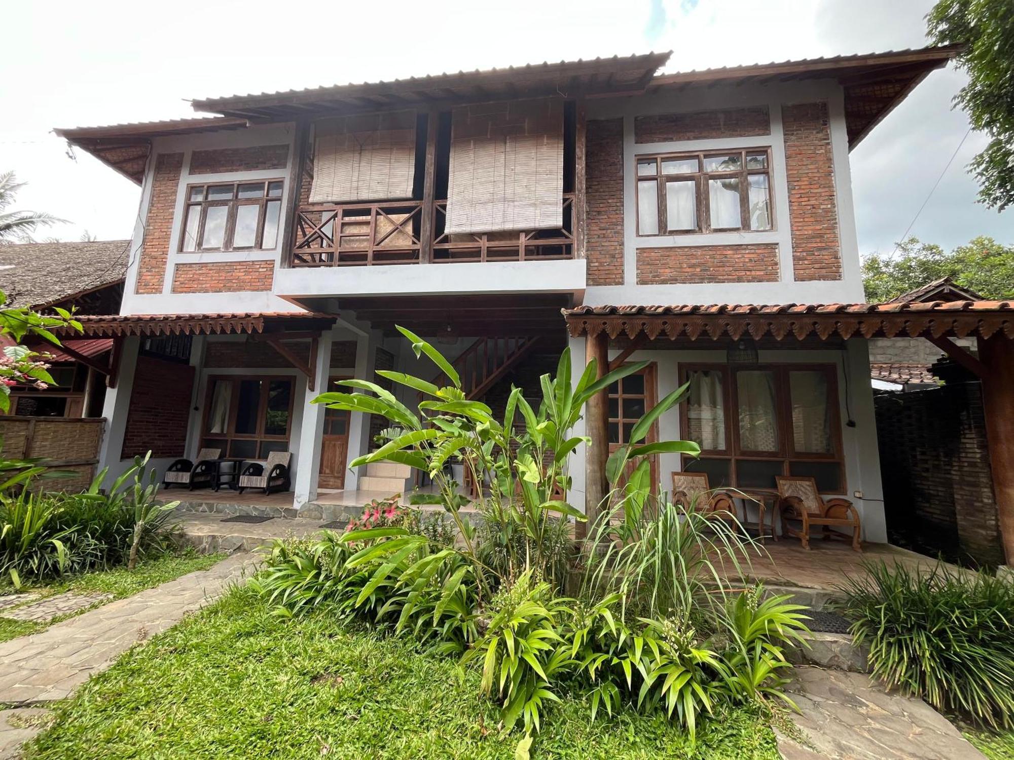 Saka Homestay Boutique & Cafe Magelang Eksteriør billede